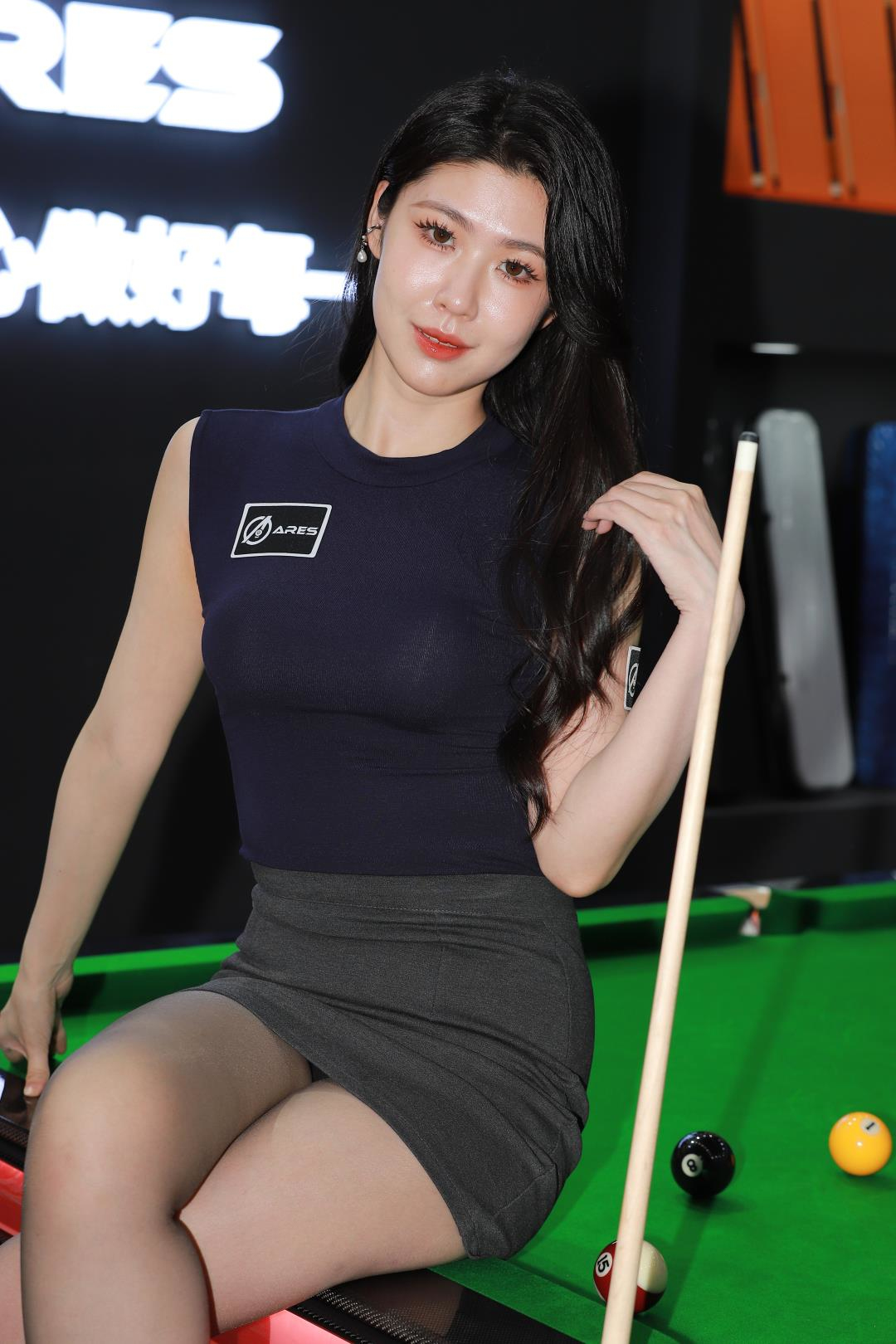 图片[7]-漂亮姐姐 丝袜黑高跟弦子-图满多