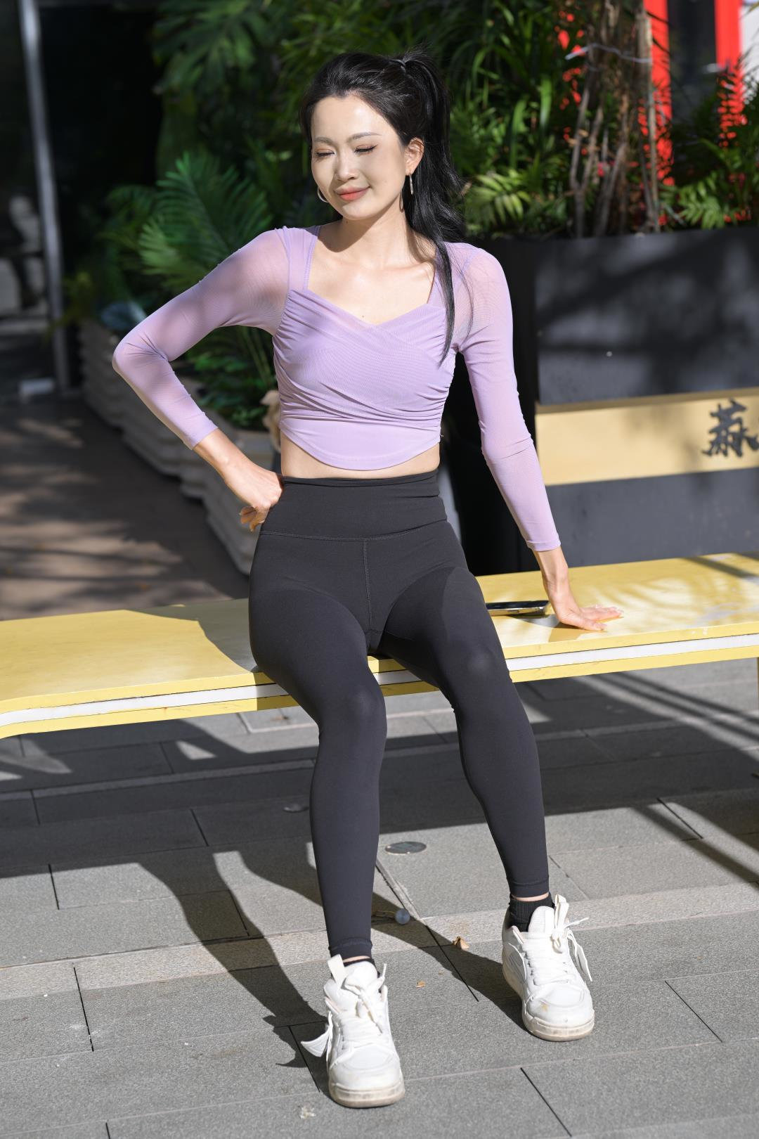 图片[5]-[不吃鸡蛋] 黑色瑜伽裤美女-图满多