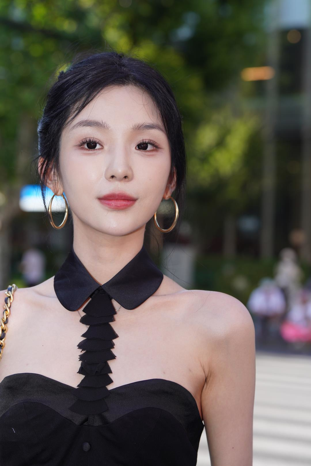 图片[2]-苗条修长 长靴短裤清秀妹子-图满多