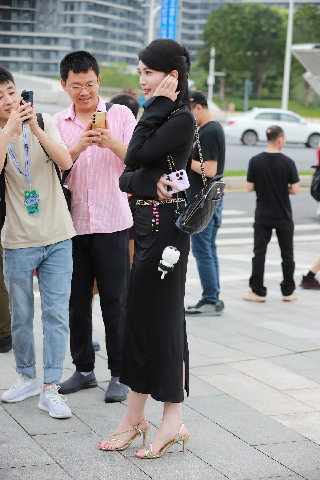 图片[4]-高挑大长腿 黑色长裙气质女郎-图满多